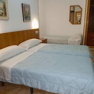 Hostal Gran Via Levante